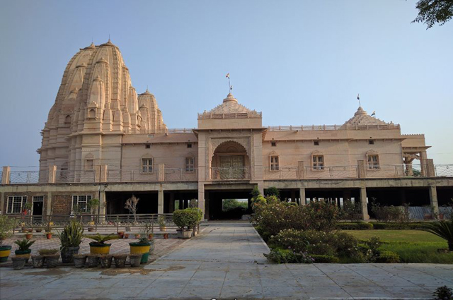 Shri 1008 Bhagwan Parshwanath Digambar Jain Atishay Kshetra Punyoday Teerth Hansi Haryana